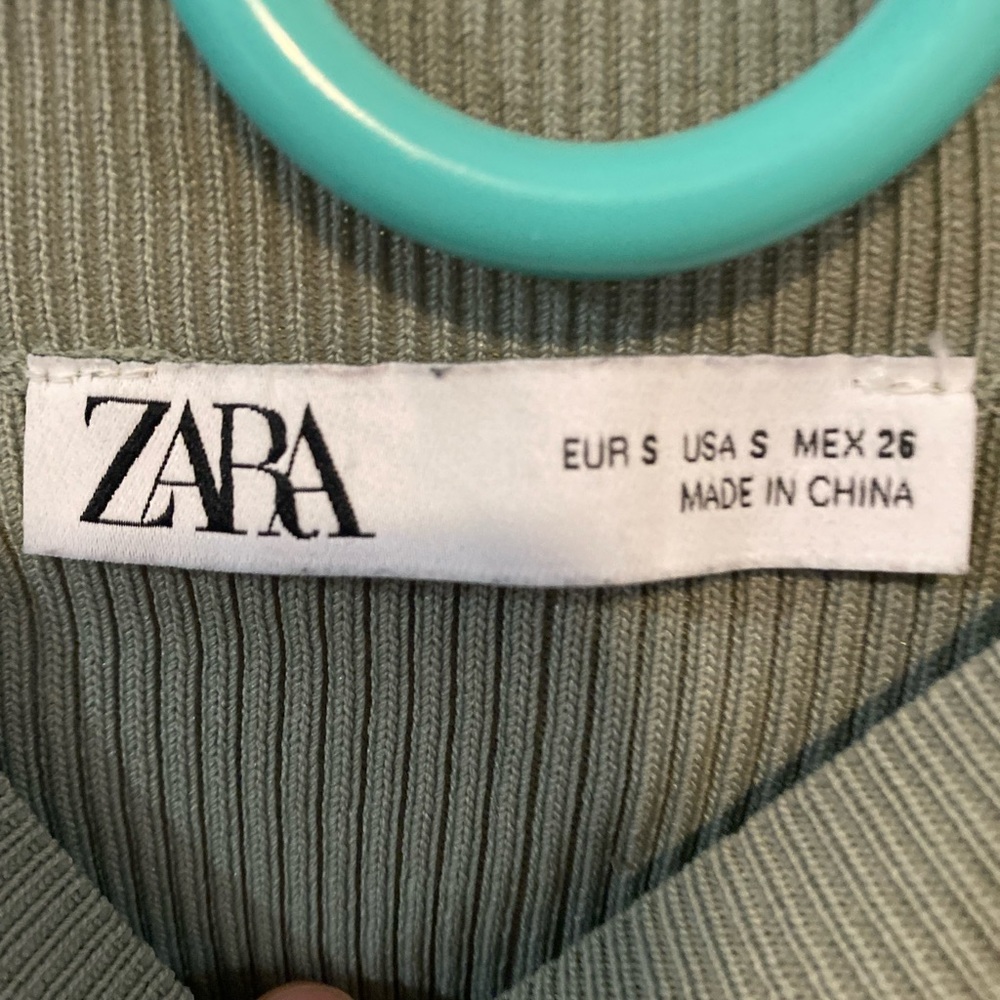 Zara sweater with contrast ruffle trim - Picture 4 of 4